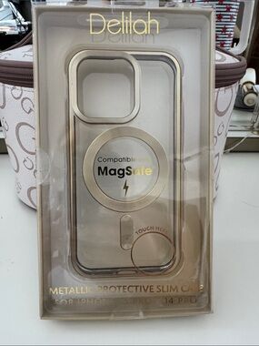 Elila Metallic Clear Slim MagSafe Case in Gold Trim IPhone 15/14 Pro